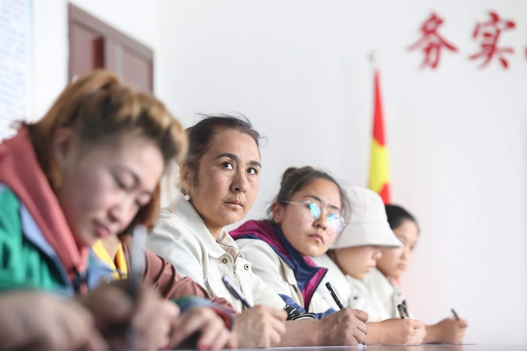 當(dāng)好產(chǎn)業(yè)扶貧主力軍，打贏脫貧攻堅戰(zhàn)